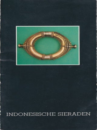 Stock ID #152625 Indonesische Sieraden. MAGGIE AND WILHELMINA H. KAL DE MOOR