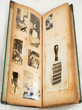星野印版工業スクラップブック. 2巻 [Hoshino Inban Kogyo sukurappu bukku. 2-kan]. [Scrap Book of Standard Rubber Type Co. Ltd. 2 volumes].