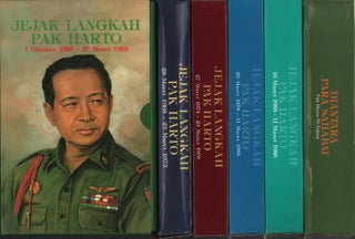 Stock ID #214404 Jejak Langkah Pak Harto. 6 volumes 1 Oktober 1965 - 11 Maret 1988 AND Pak Harto...